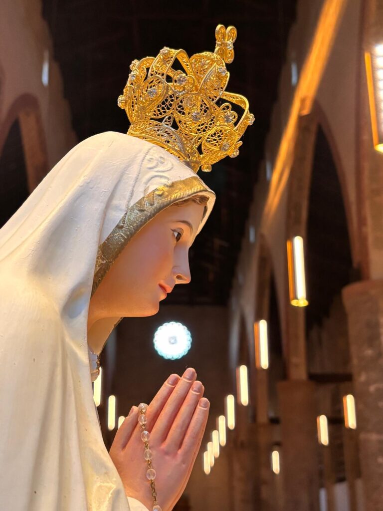 foto articolo Ecco tua madre: maggio con Maria